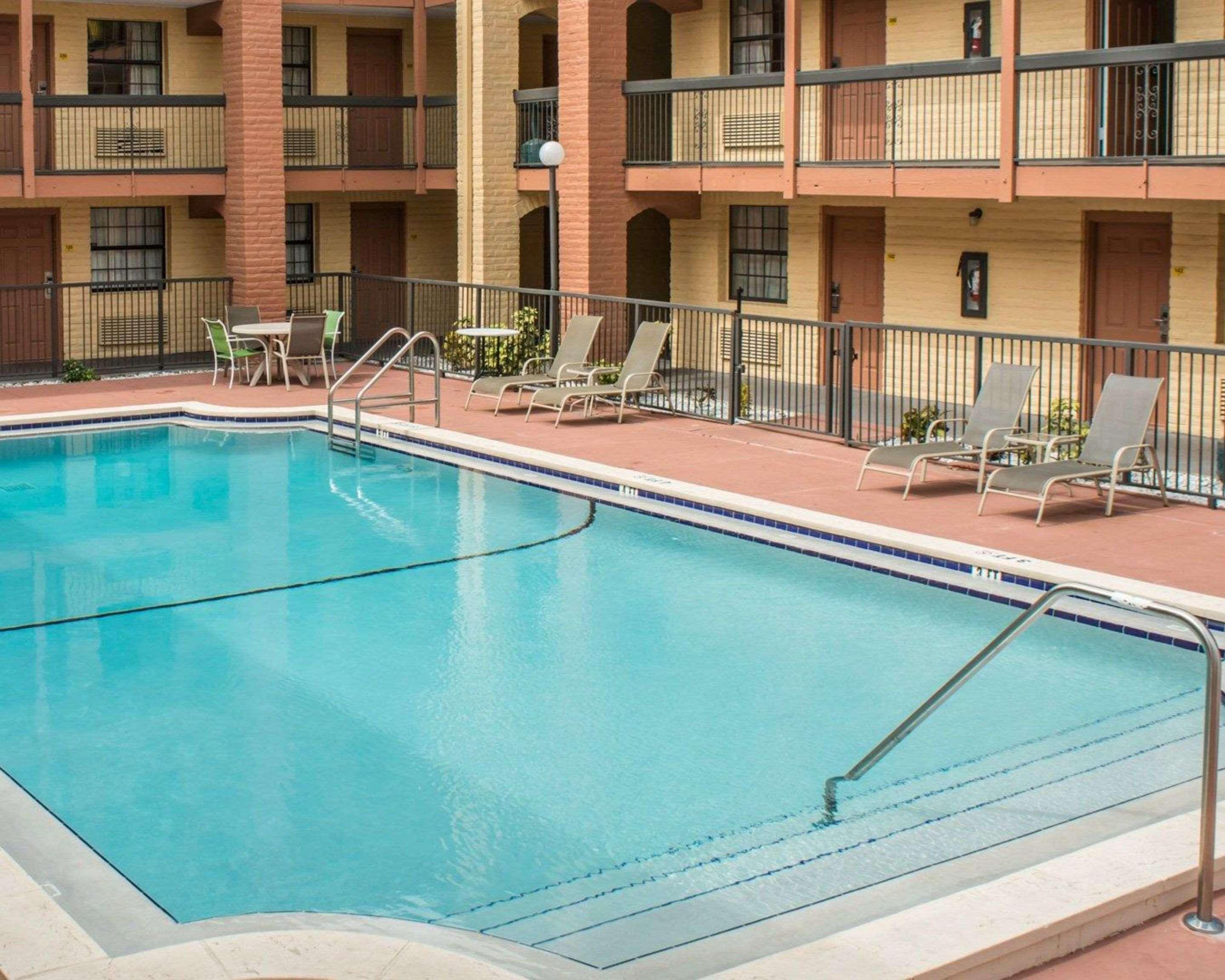 Rodeway Inn Near Ybor City - Casino Tampa Exterior photo