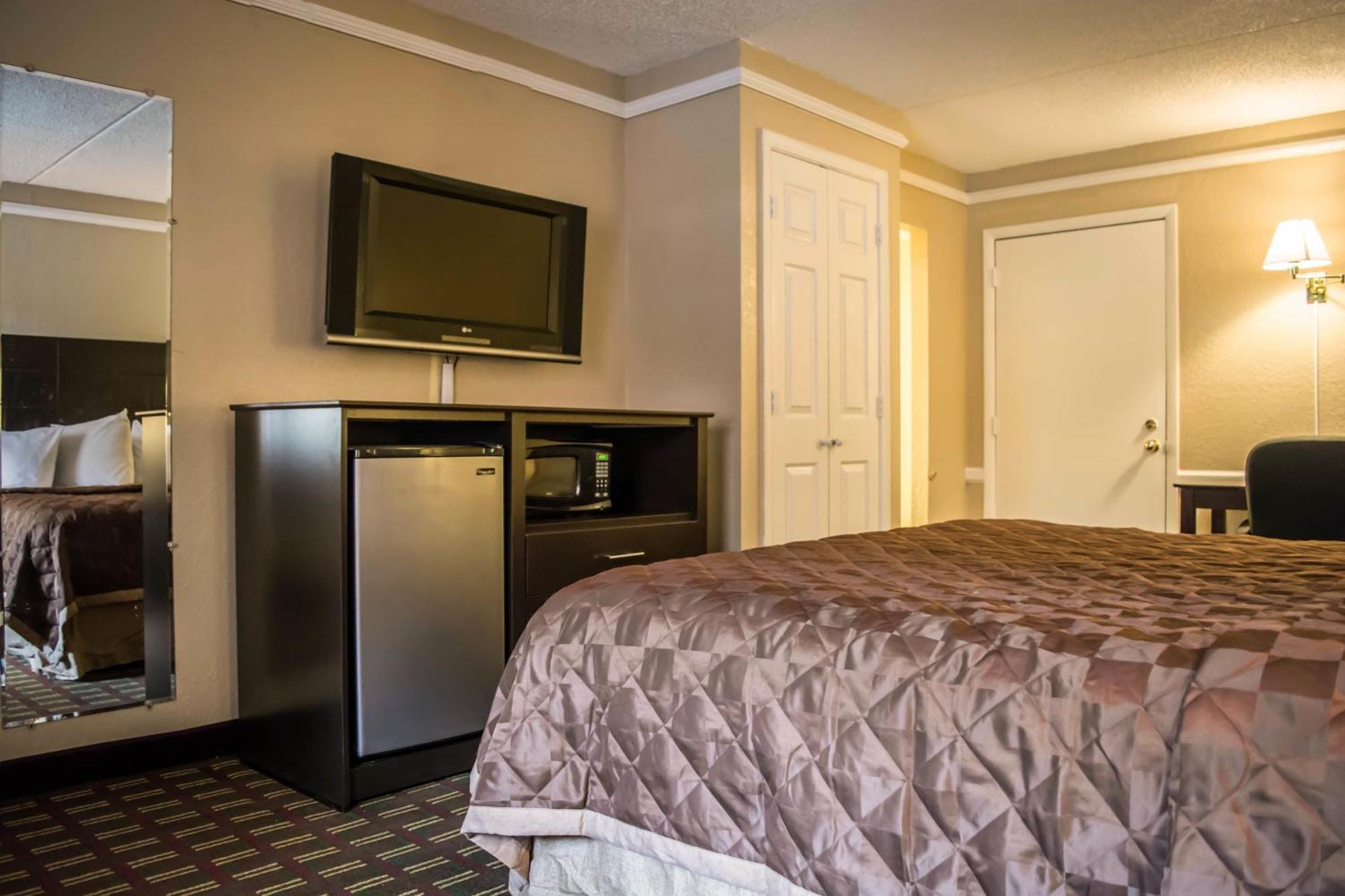 Rodeway Inn Near Ybor City - Casino Tampa Room photo